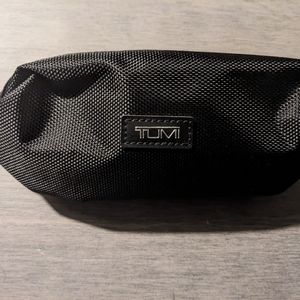 Tumi by Delta small toiletry bag - new no tag